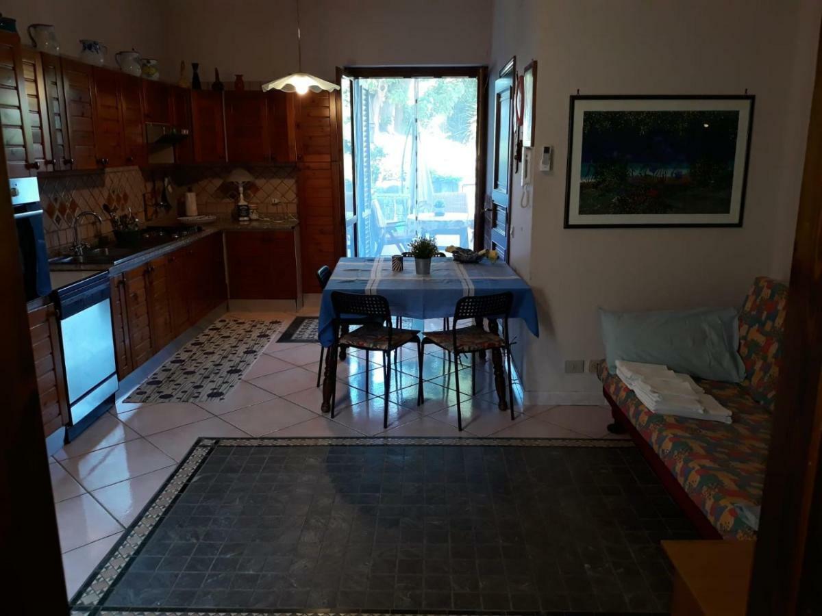 אסראלה Andrew'S Apartment - Mulinia Residence מראה חיצוני תמונה